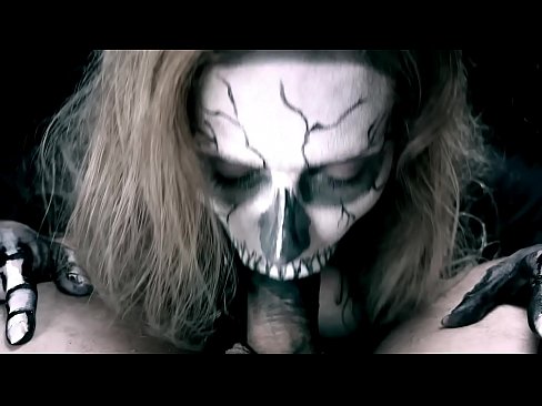 ❤️ ʻO ke kaikamahine daimonio e omo ana i ka moa me kona waha ʻeleʻele a me ka ʻai ʻana. ☑ Sex video ma haw.cassino-vulkan646.ru ❌